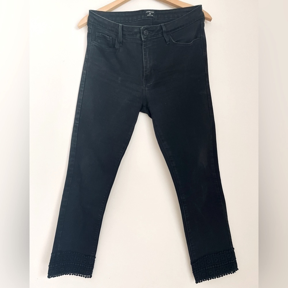 🎯3/$10 Just Black Denim Jeans Lace Trim 28 CD12J